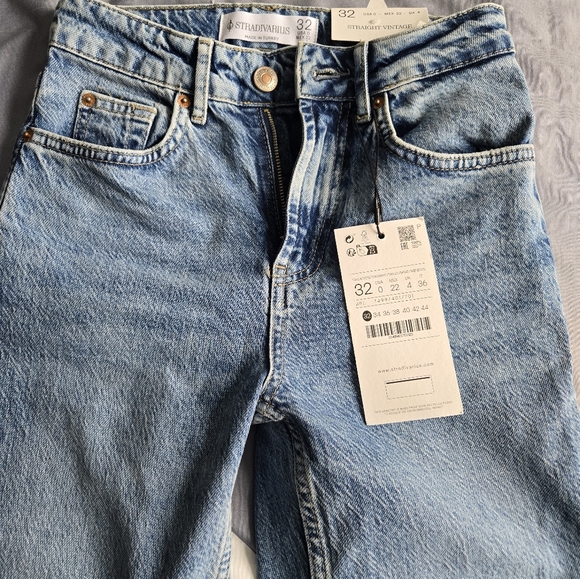 Stradivarius Jeans size 0 /23 petite straight leg - Picture 6 of 9